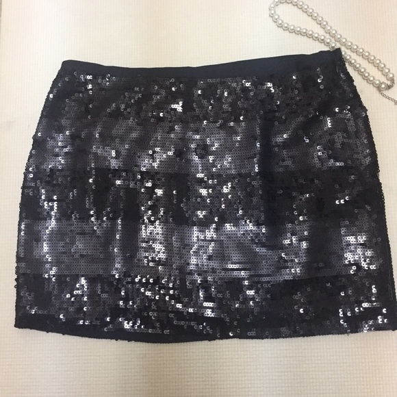 Club Monaco Sequin Mini Skirt. 100% Silk. Size 8 - Picture 12 of 13